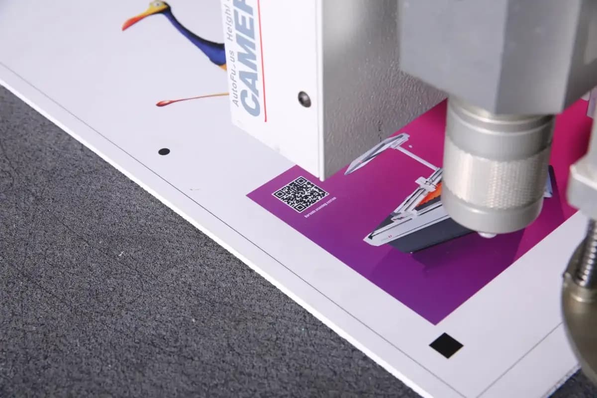 The CCD camera reading a printed registration mark
